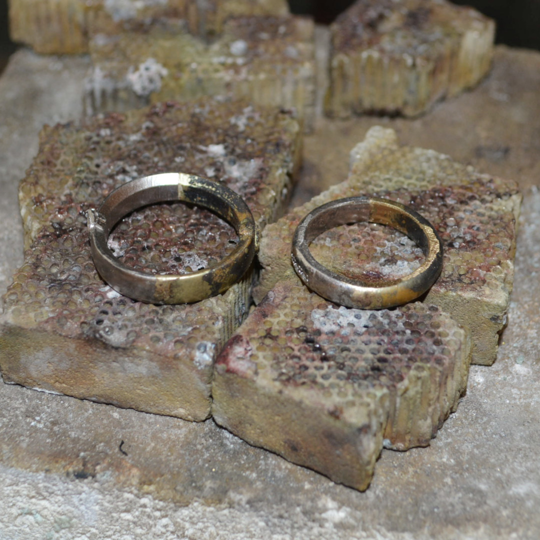 虹色石の結婚指輪17